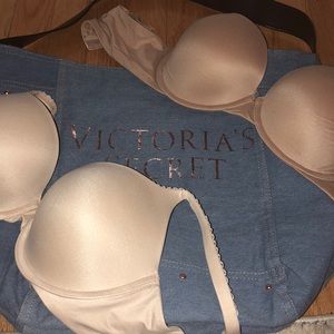 Victoria Secret Bras and Tote!